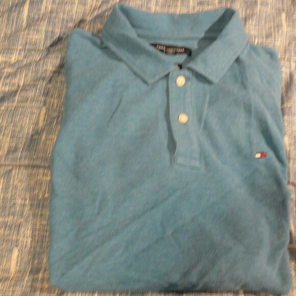 TOMMY HILFIGER LOGO  POLO SHIRT SIZE LARGE. - Picture 1 of 3